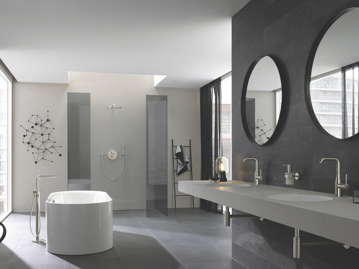 Een complete GROHE badkamer in kleur met badkamer kraan goud