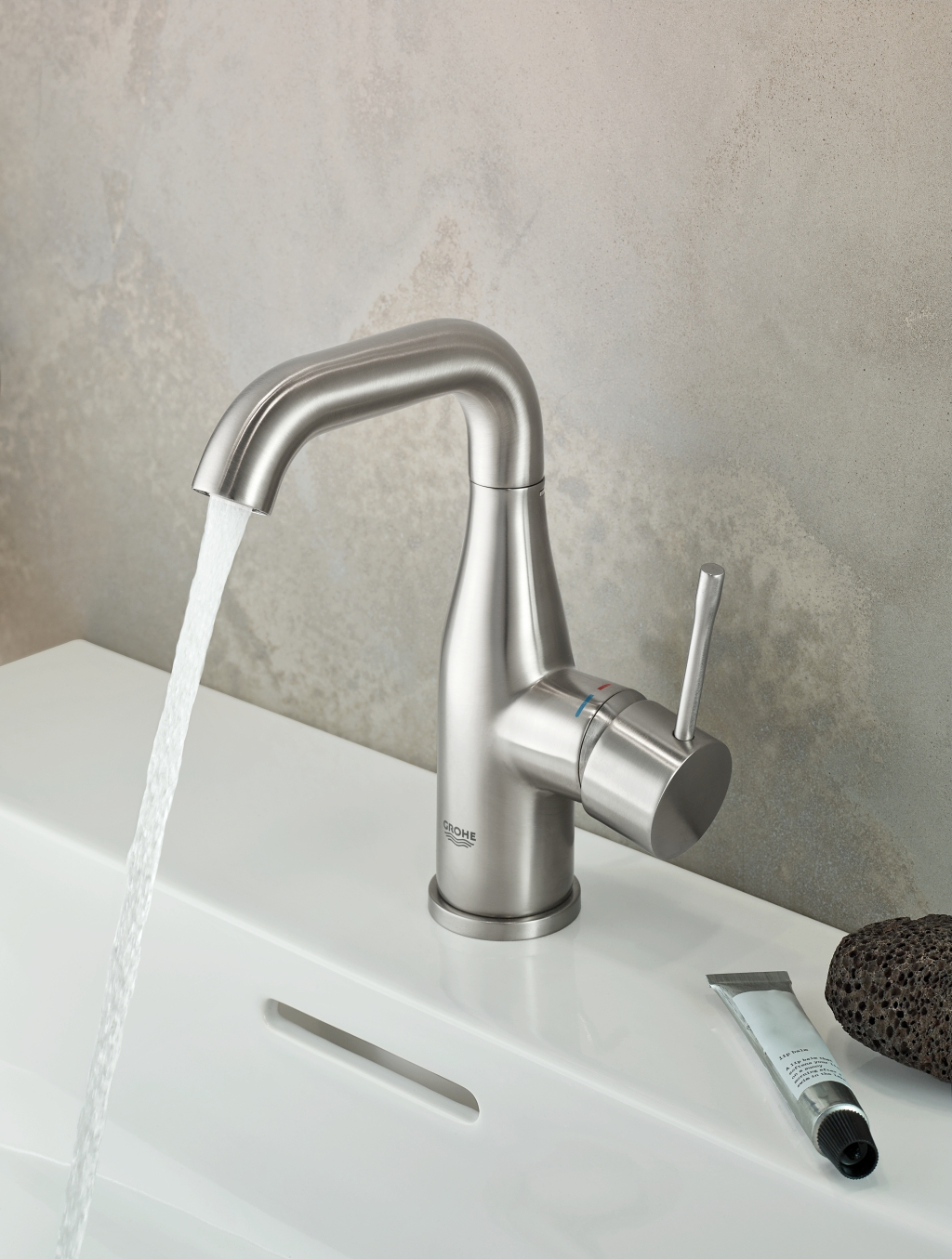 Essence New Understated elegance. GROHE