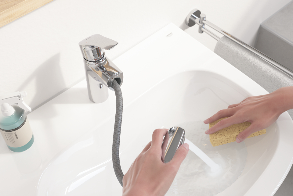 GROHE Eurosmart badkamerkraan in chroom met uittrekbare sproeier om de wastafel makkelijk schoon te maken