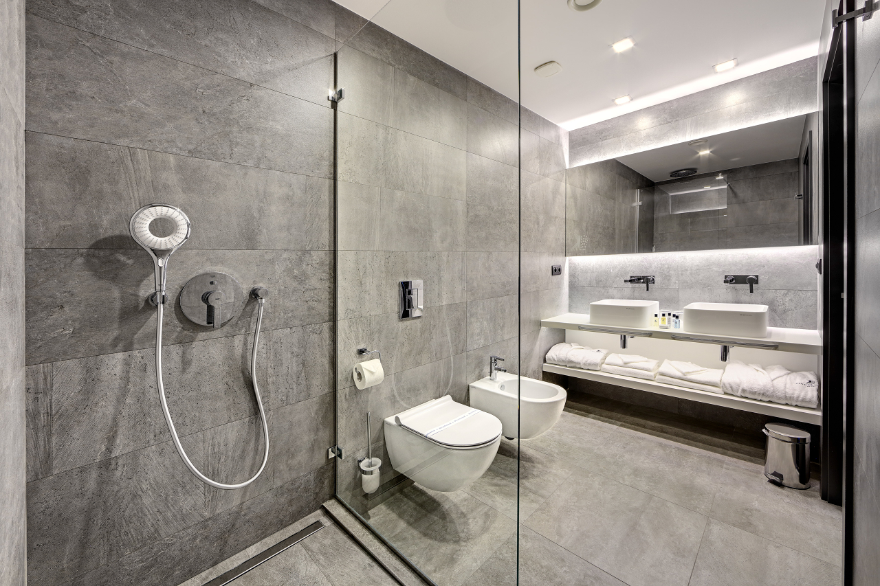 Dancing House Hotel bathroom and GROHE Lineare fixtures