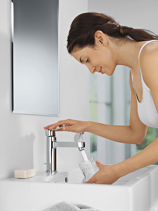 M-Size: Add extra comfort with a higher medium height faucet.