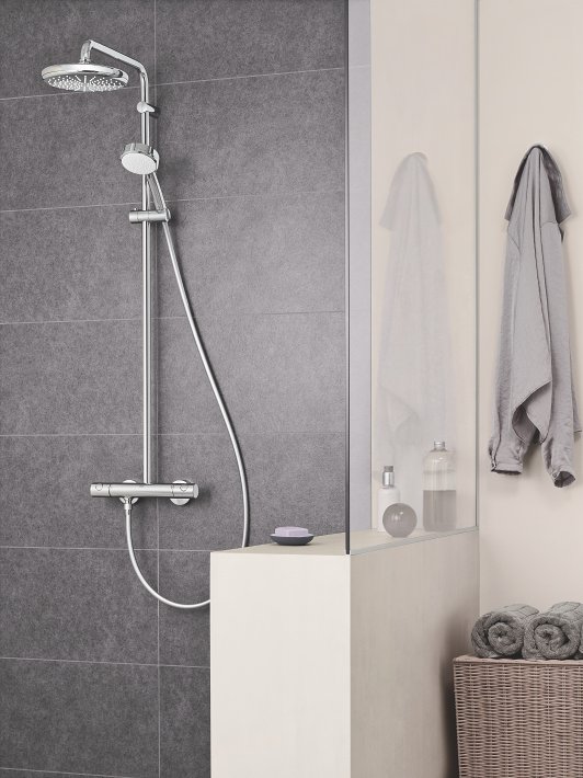 Nouvelle Tempesta Cosmopolitan Rainshower system avec thermostatique mural