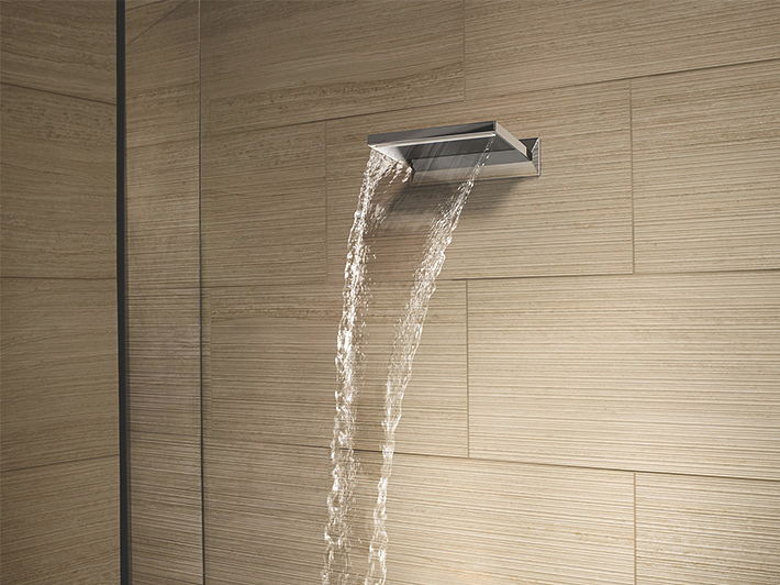 Cascade spout for bath and shower