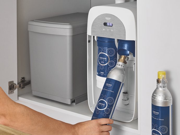 Are you tired of carrying crates of water? 🤔💪 Then our GROHE Blue Pure  systems is the perfect solution for you as it turns ordinary tap water into  fresh, By GROHE