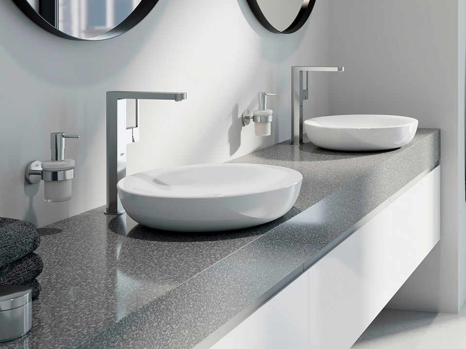 GROHE Plus robinet salle de bains en chrome sur le lavabo