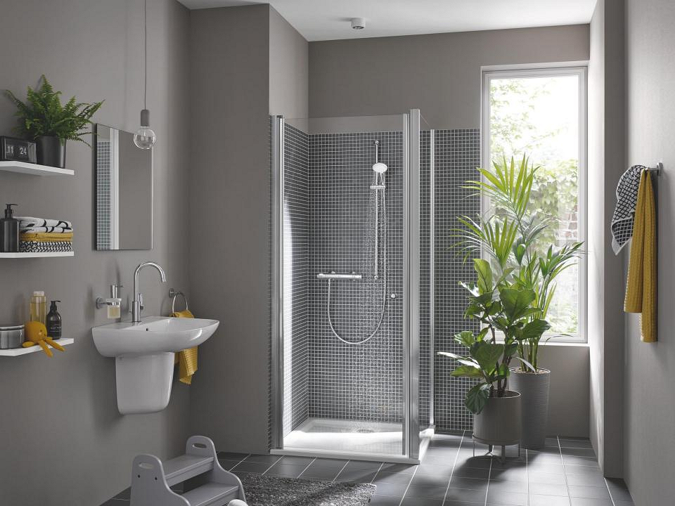 Bagno moderno con miscelatore termostatico GROHE Grohtherm 500