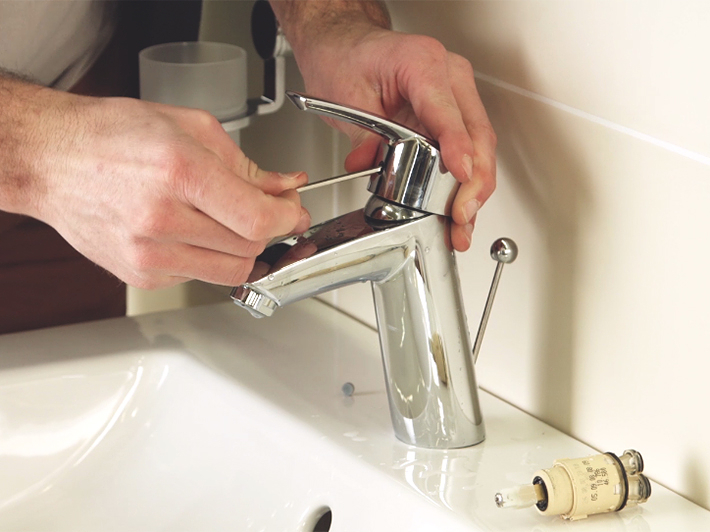 Installation guide - Change a basin mixer cartridge | GROHE