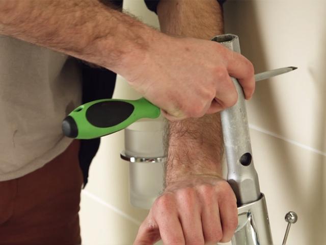 Installation guide Change a basin mixer cartridge GROHE