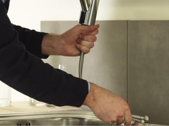 Installation guide - Install a kitchen sink mixer | GROHE