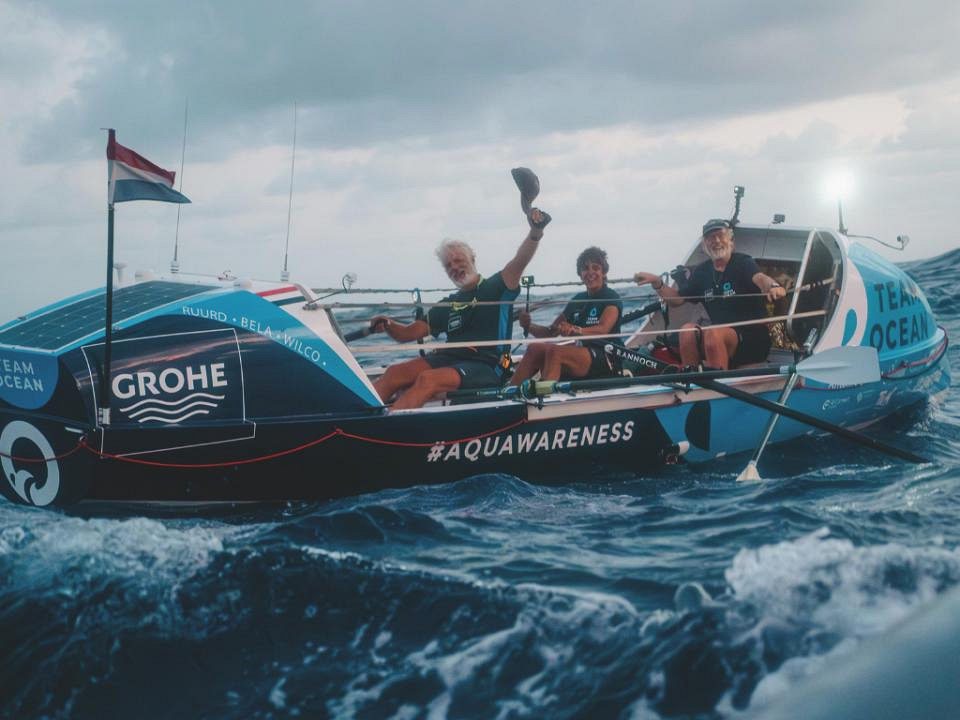 GROHE team ocean aan het roeien