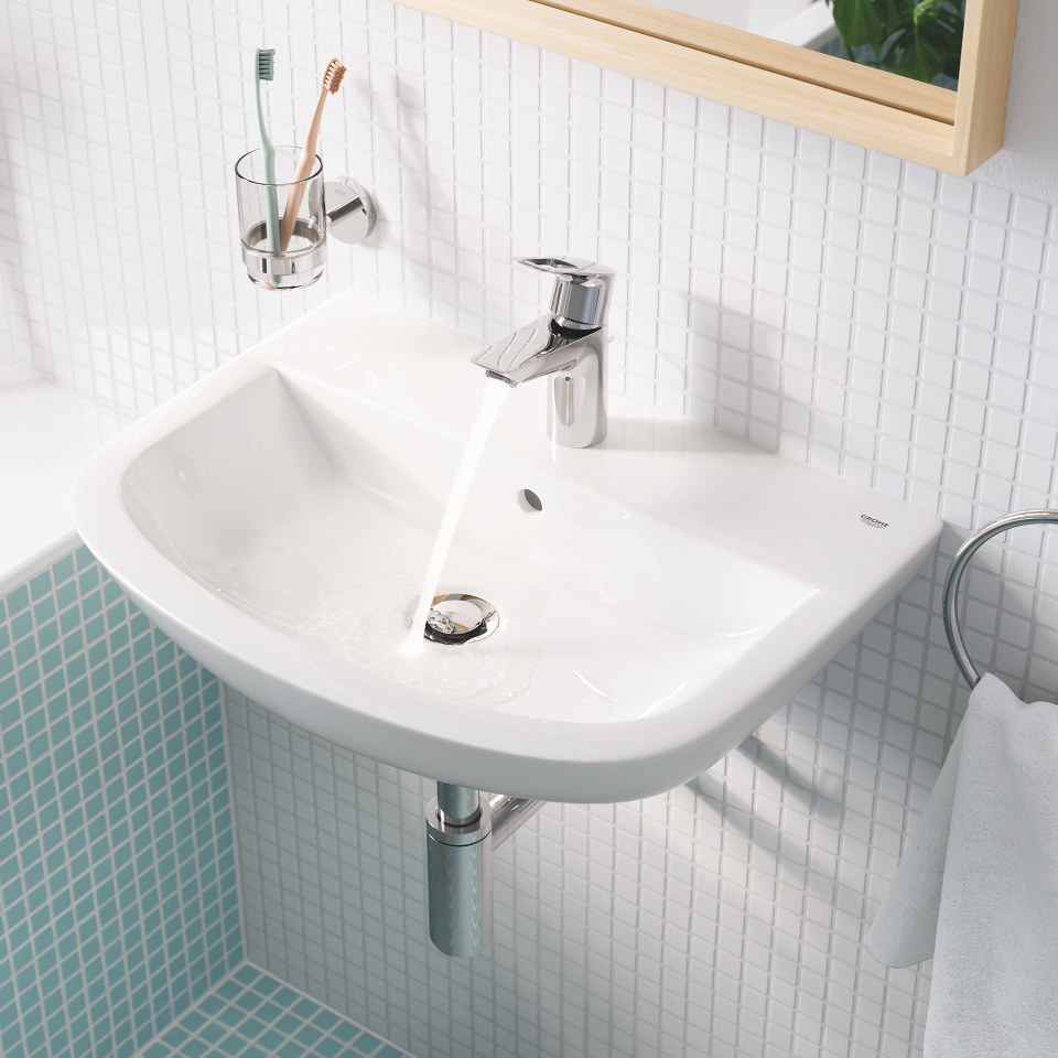 GROHE BauLoop S-size badkamerkraan in chroom met stromend water