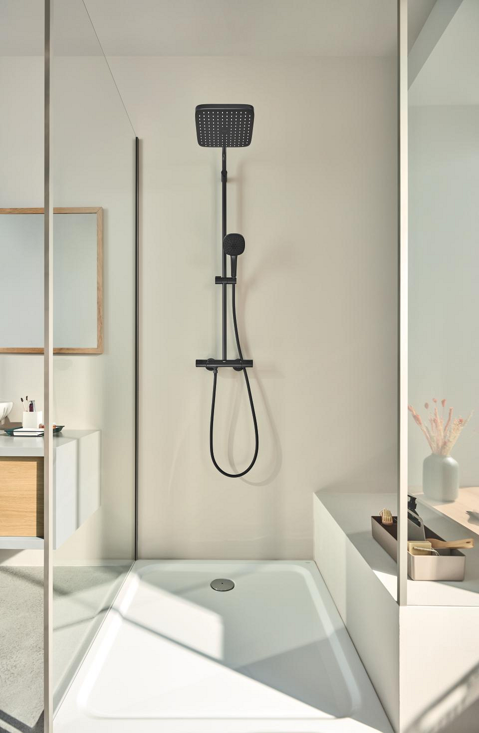 GROHE Matte black cube shower system