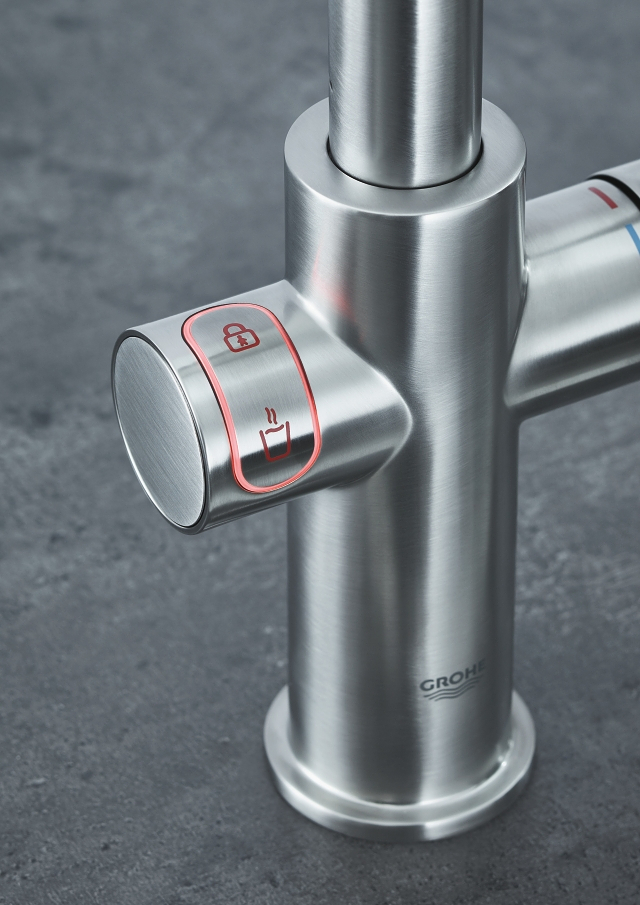 GROHE Red Duo Armatur und Boiler Größe M supersteel