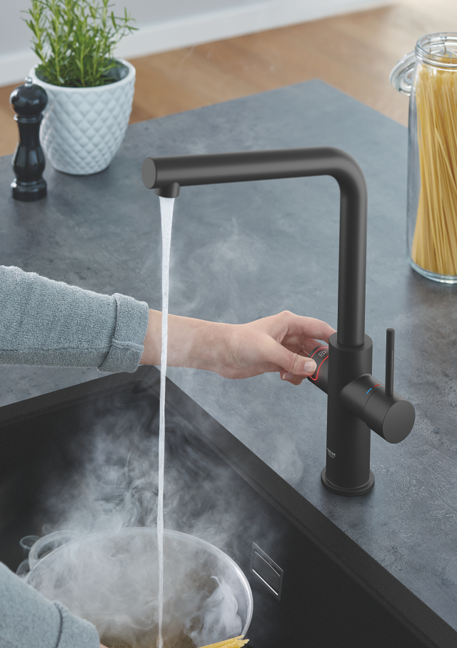 GROHE Red Duo Armatur und Boiler Größe M velvet black