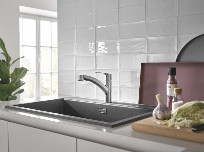 Start - Kitchen Tap Low Spout with Dual Spray - Supersteel 5