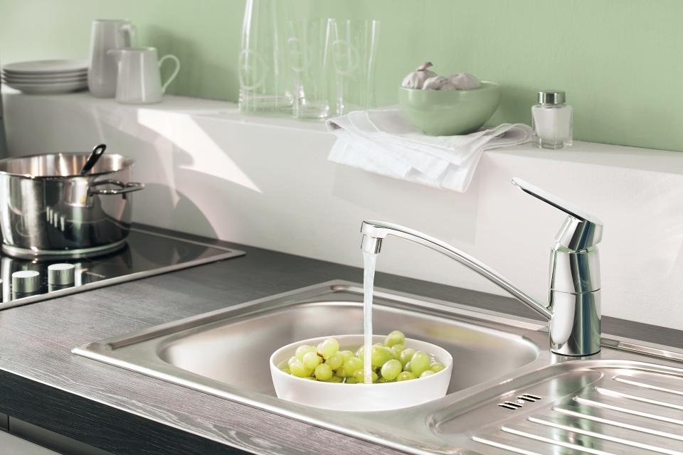GROHE Eurosmart Cosmopolitan robinet de cuisine en gris brossé avec bec bas pour un nettoyage facile des fruits