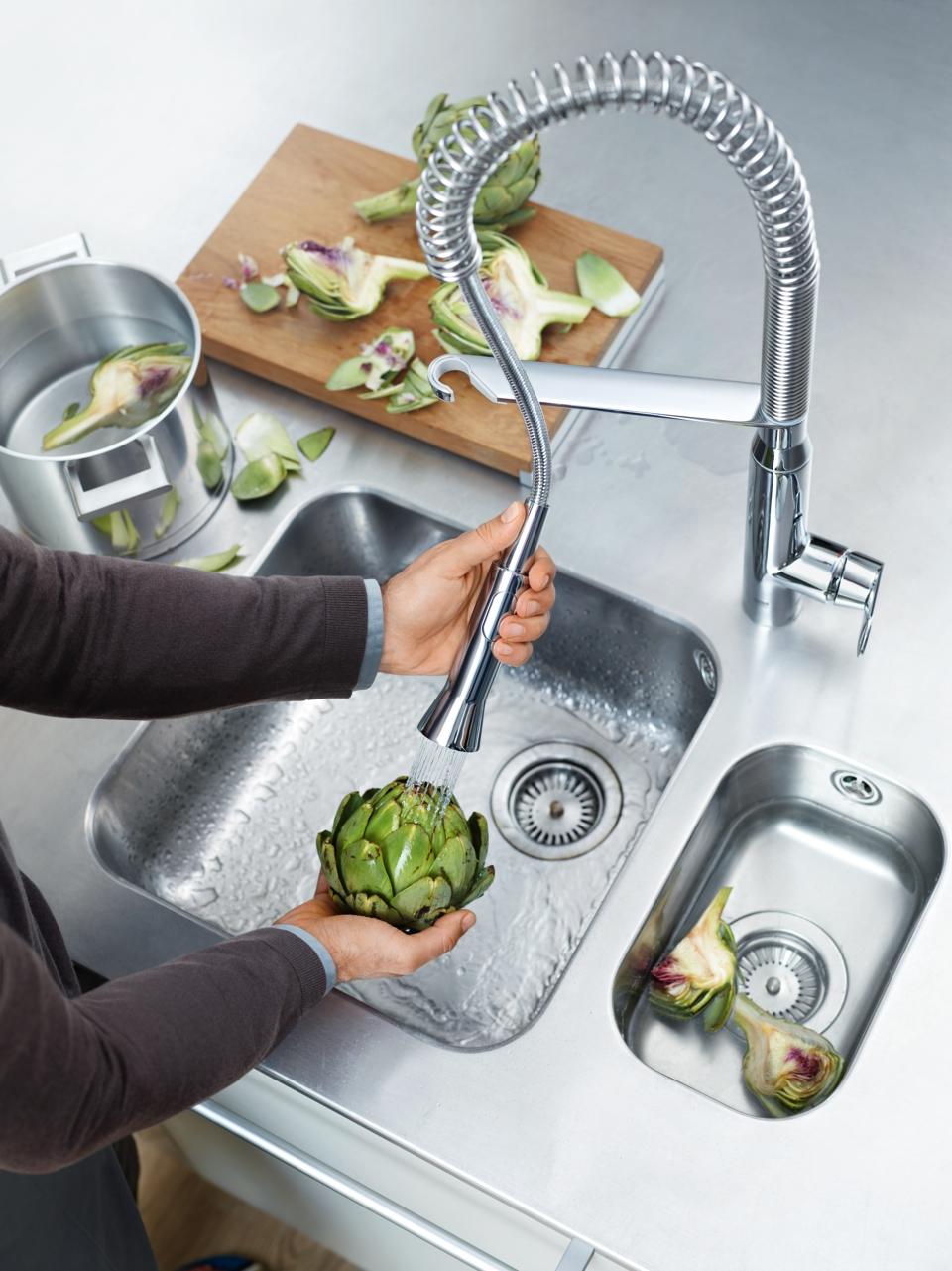 GROHE K7 robinet de cuisine en chrome avec douchette professionnelle pour un nettoyage facile des légumes